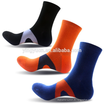 2019 Hot Sale Herren-gepolsterte Dri-Fit-sportliche Kompressionssport-Outdoor-Crew-Socken